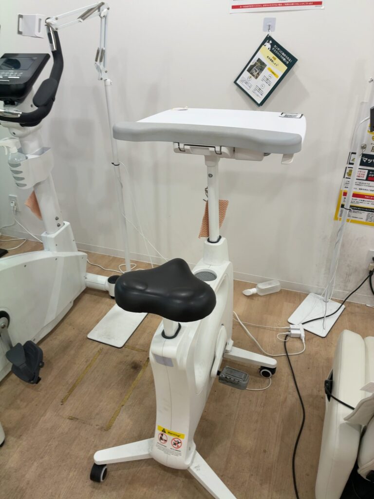 チョコザップのデスクバイクの画像